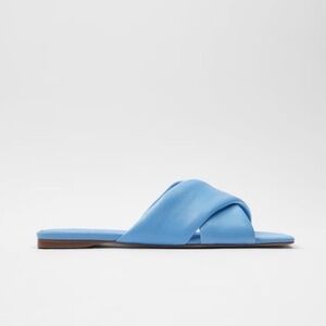 NWT. Zara Blue Padded Flat Leather Sandals Size 9.